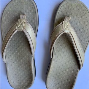 Tan Vionic Wedge Sandals Size 6 Like New